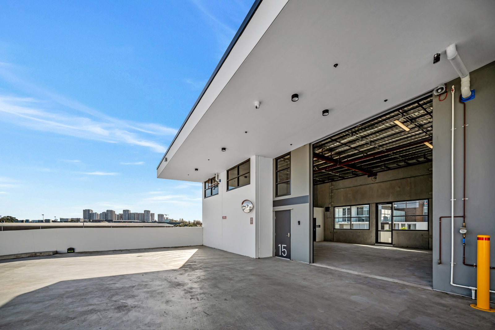 Can a warehouse double as your wholesale showroom?