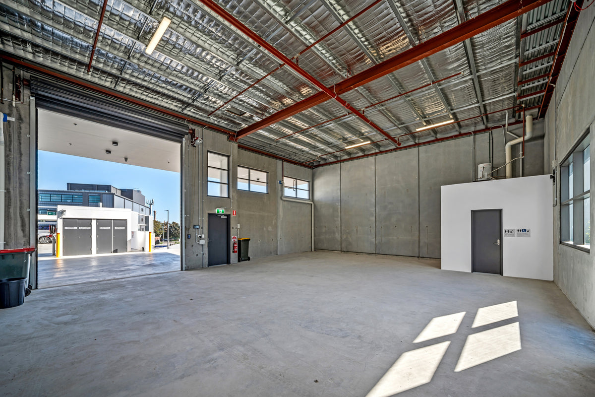 Inside a high-ceiling ecommerce warehouse in Sydney at Goodspace Eastgardens